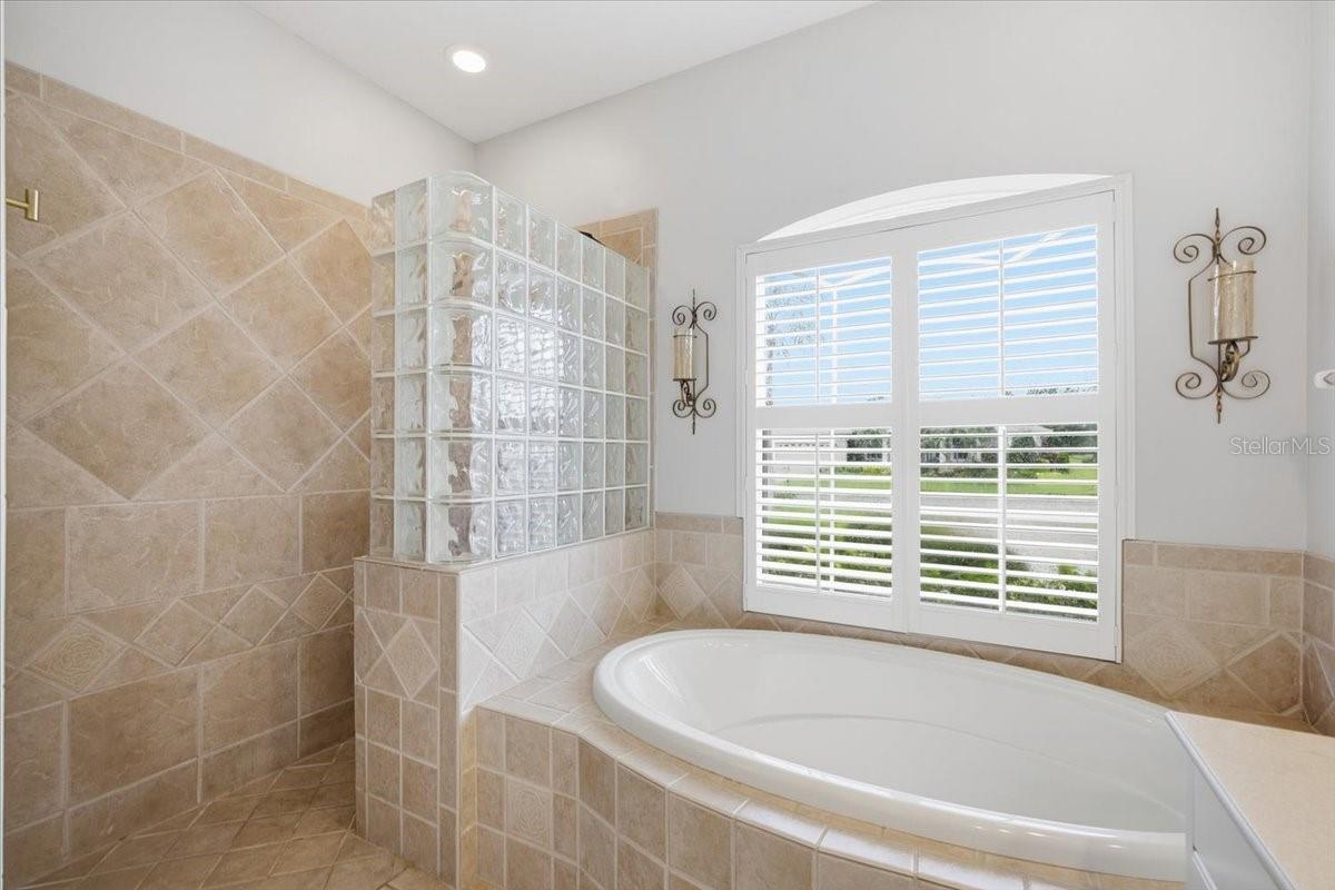2400 LITTLE COUNTRY RD — photo 21