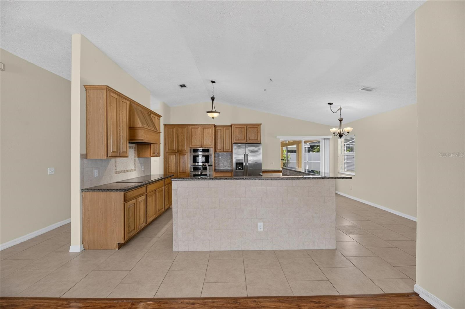 4404 KENDAL CT — photo 12