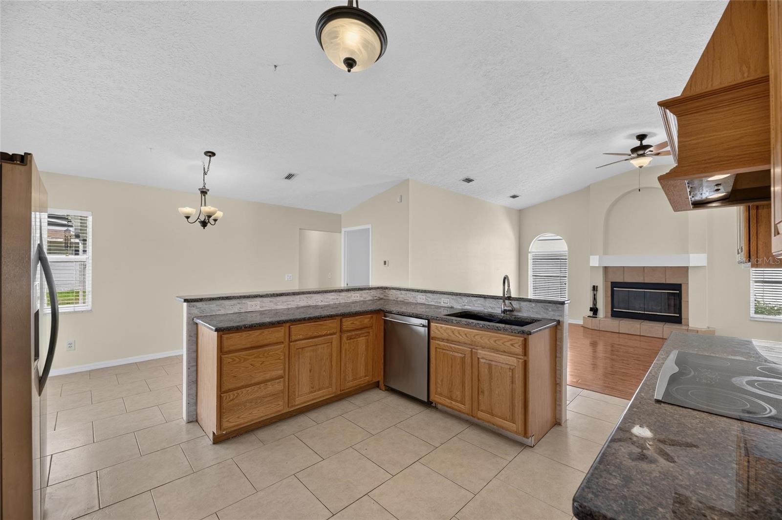 4404 KENDAL CT — photo 5