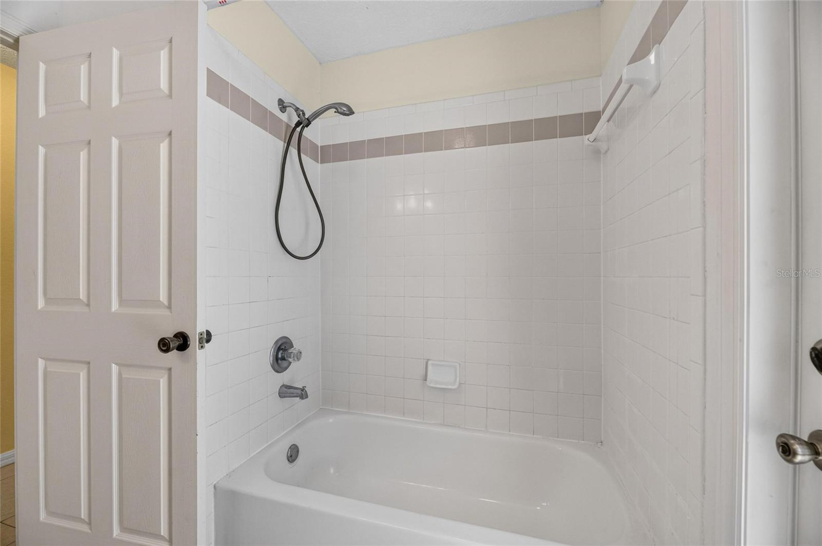 4404 KENDAL CT — photo 44
