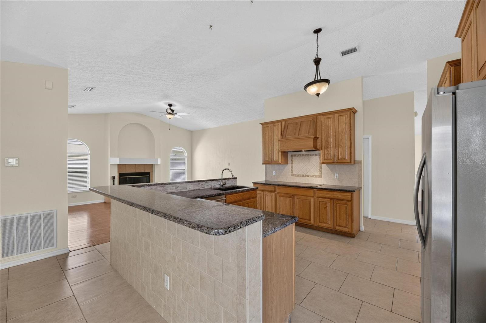 4404 KENDAL CT — photo 10