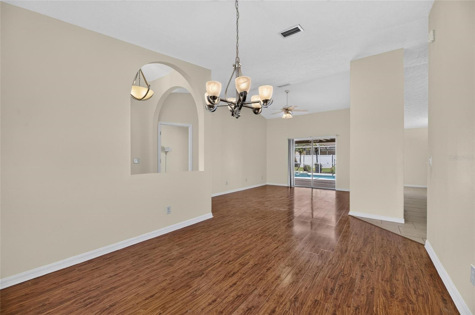 4404 KENDAL CT — photo 37