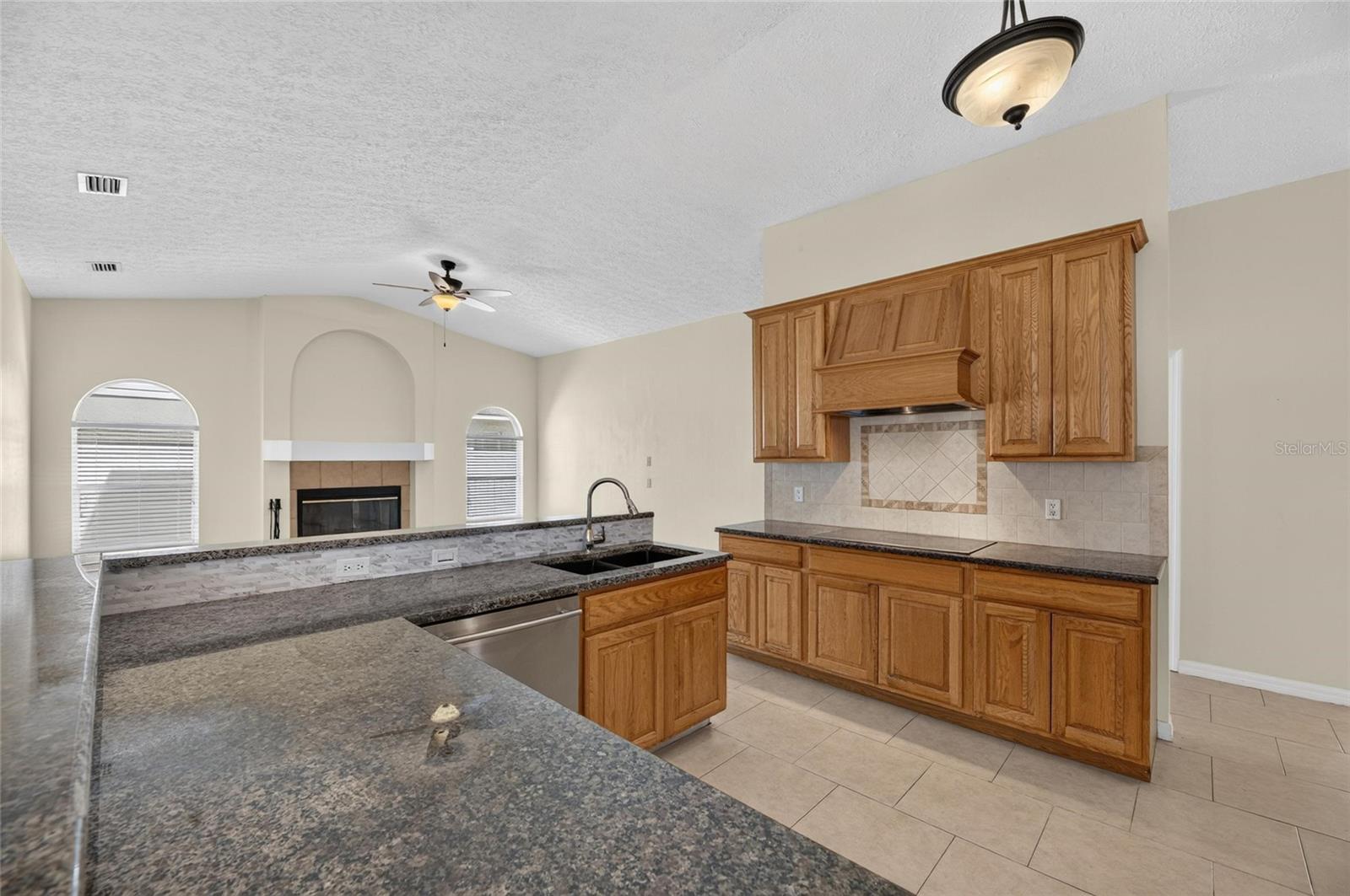 4404 KENDAL CT — photo 7