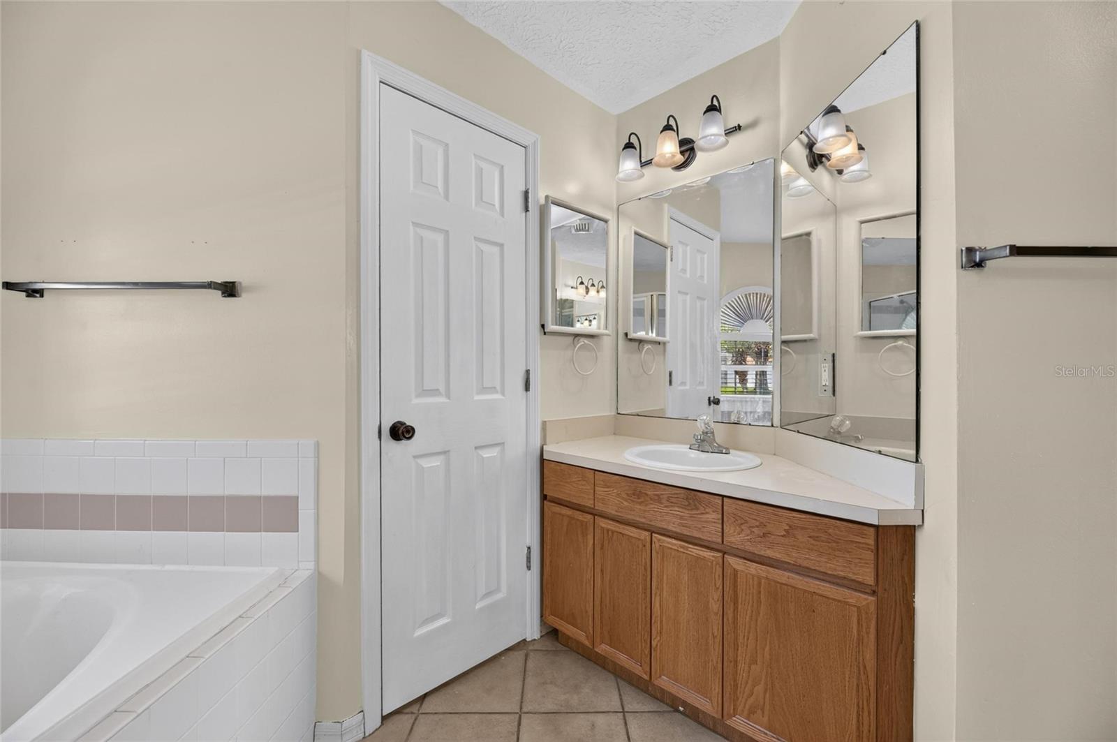 4404 KENDAL CT — photo 21