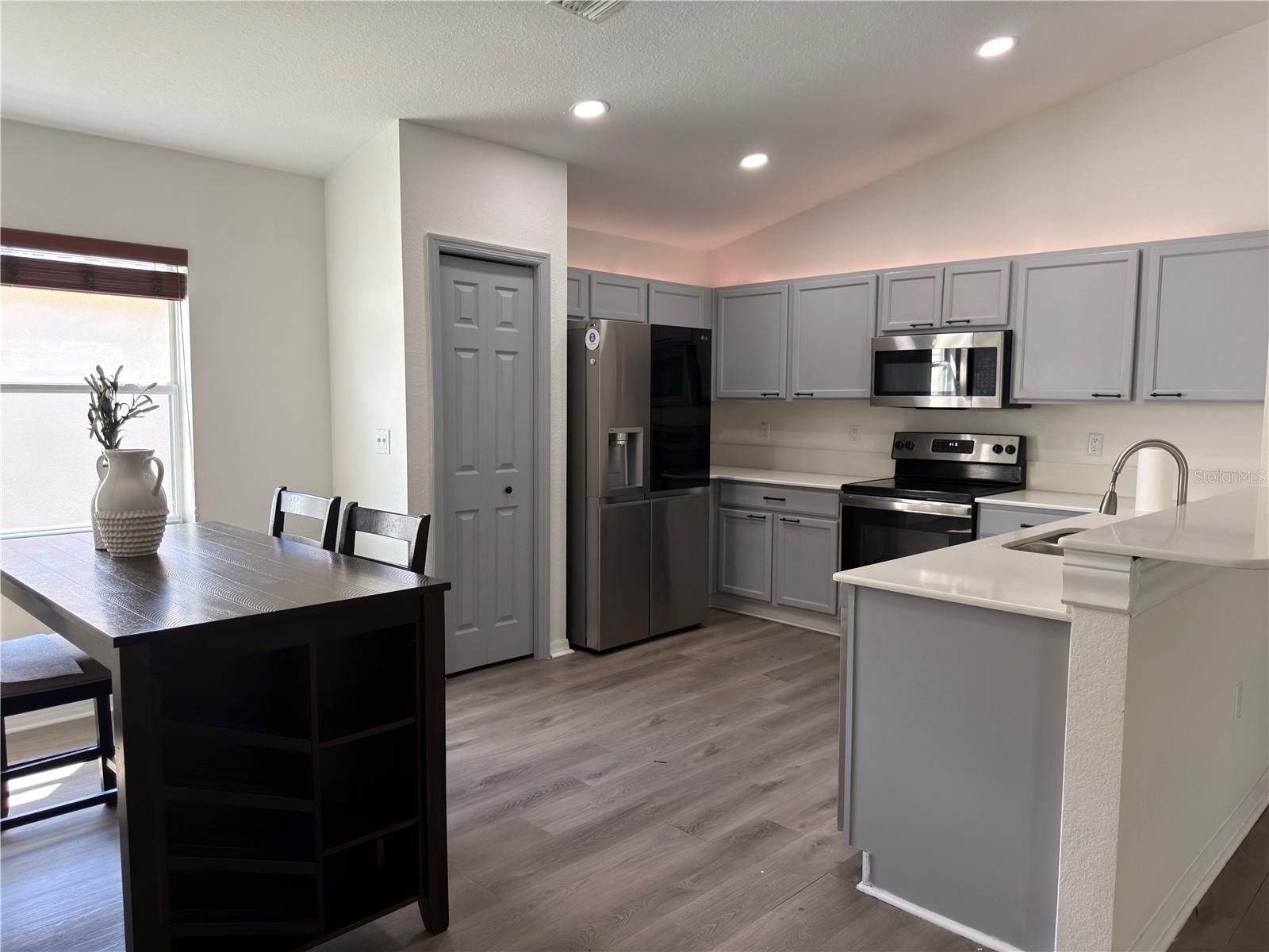 11340 SOUTHWIND LAKE DR — photo 11