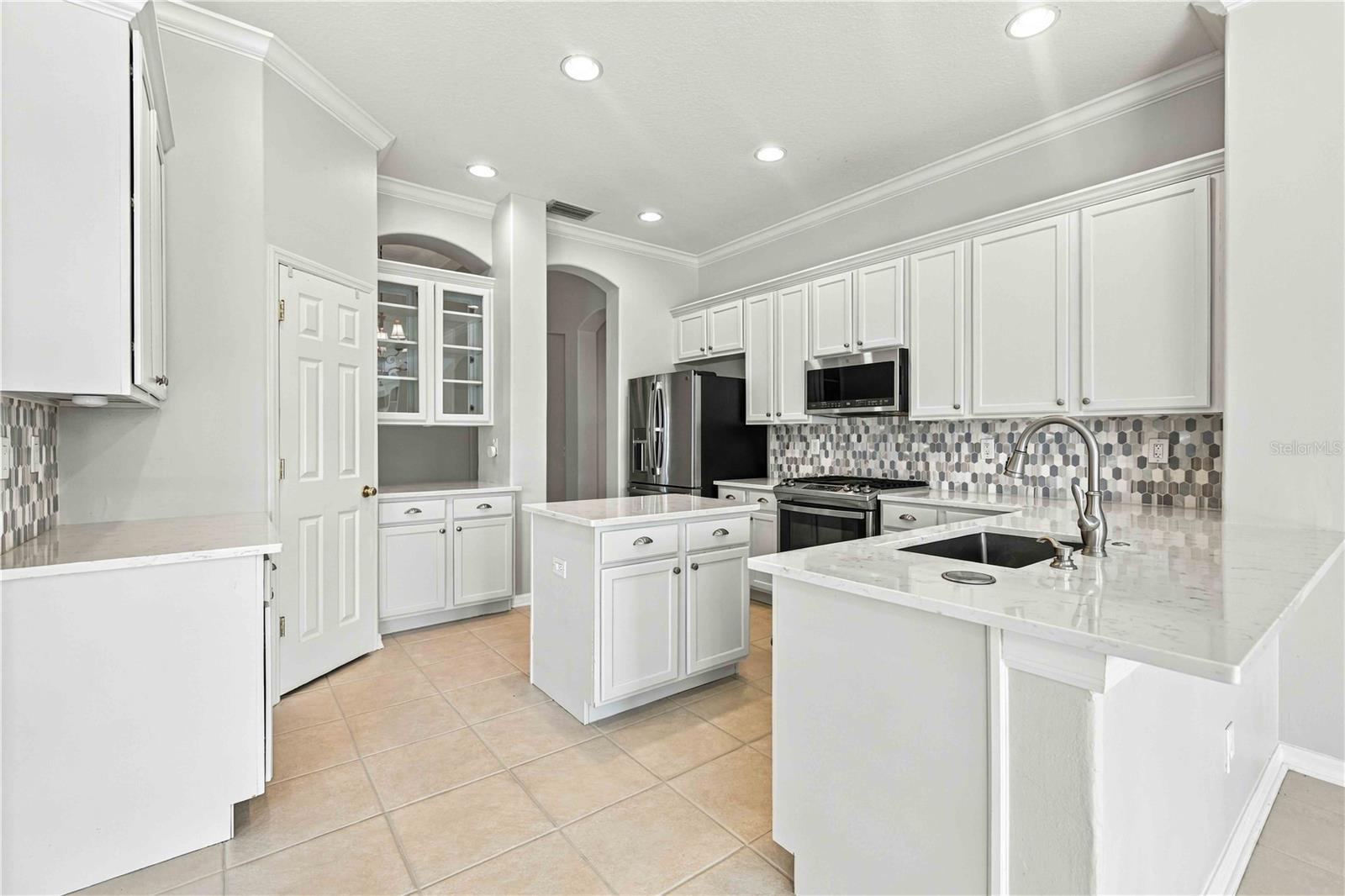 7409 GREEN ST — photo 7