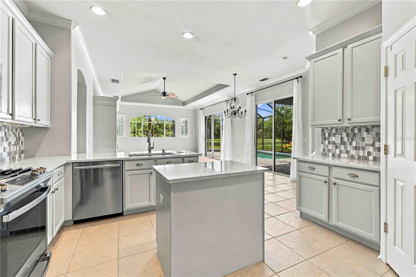 7409 GREEN ST — photo 8