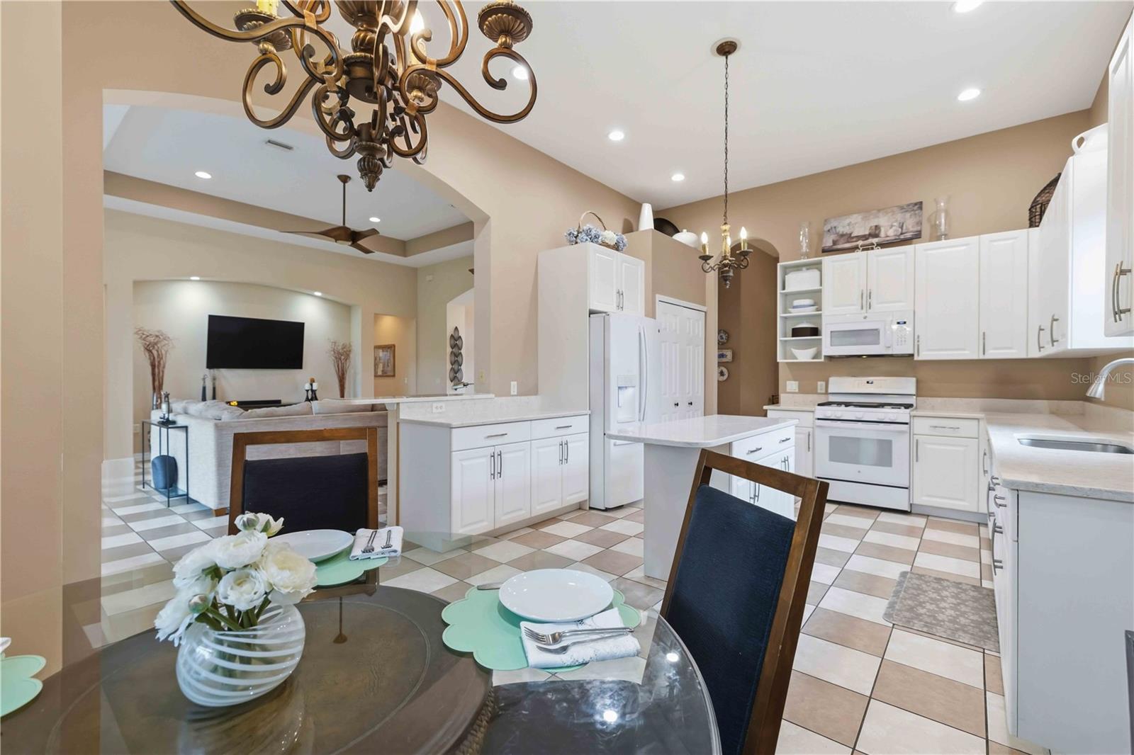 7907 ASHLEY CIR — photo 28