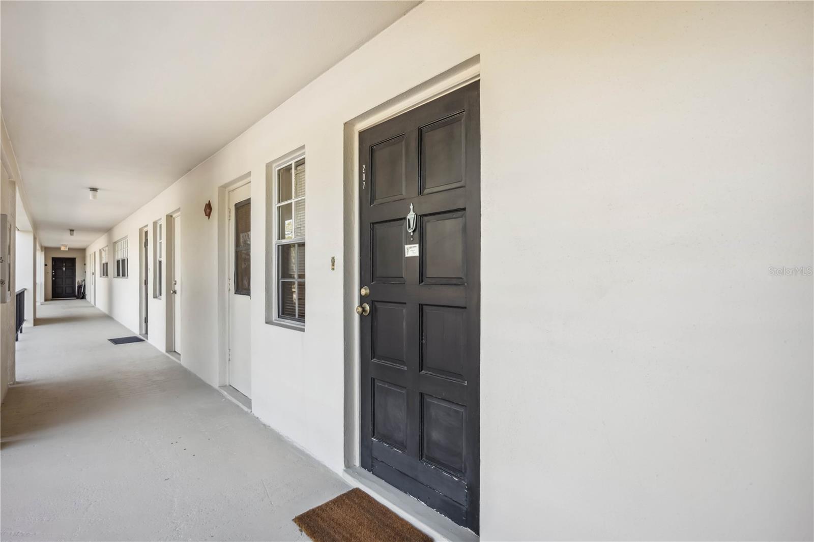 7461 W COUNTRY CLUB DR N #207 — photo 2