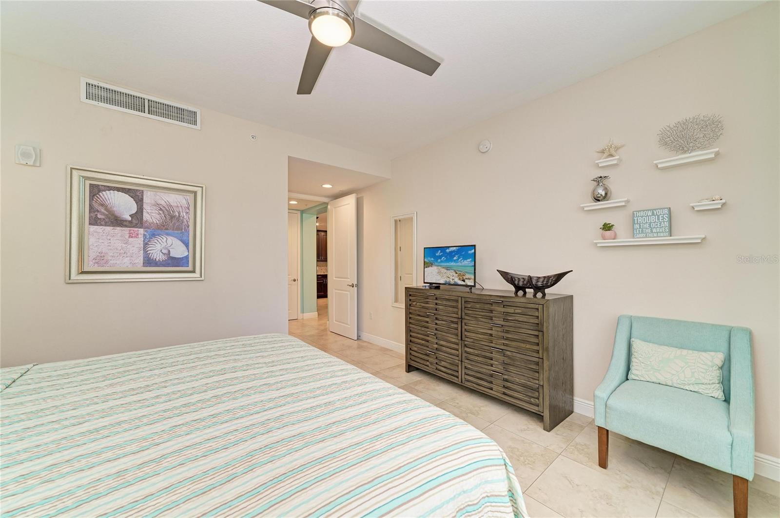 391 ARUBA CIR #101 — photo 32