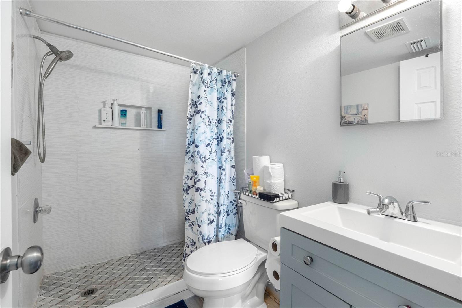 7210 N MANHATTAN AVE #1813 — photo 12