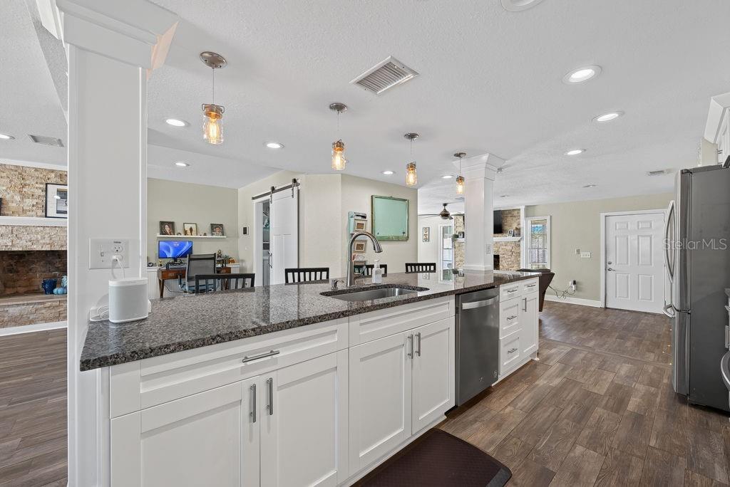 4710 W TRILBY AVE — photo 15