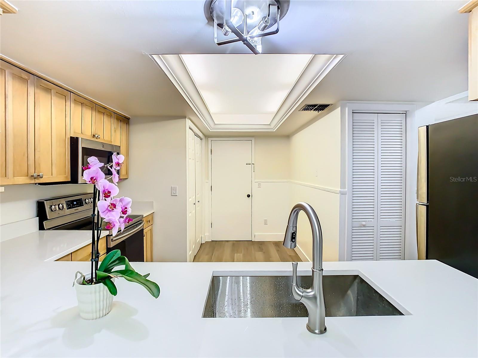 11237 CEDAR HOLLOW LN — photo 15