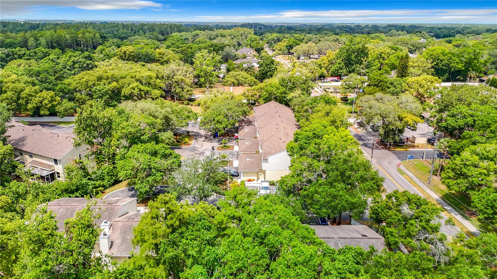 11237 CEDAR HOLLOW LN — photo 30