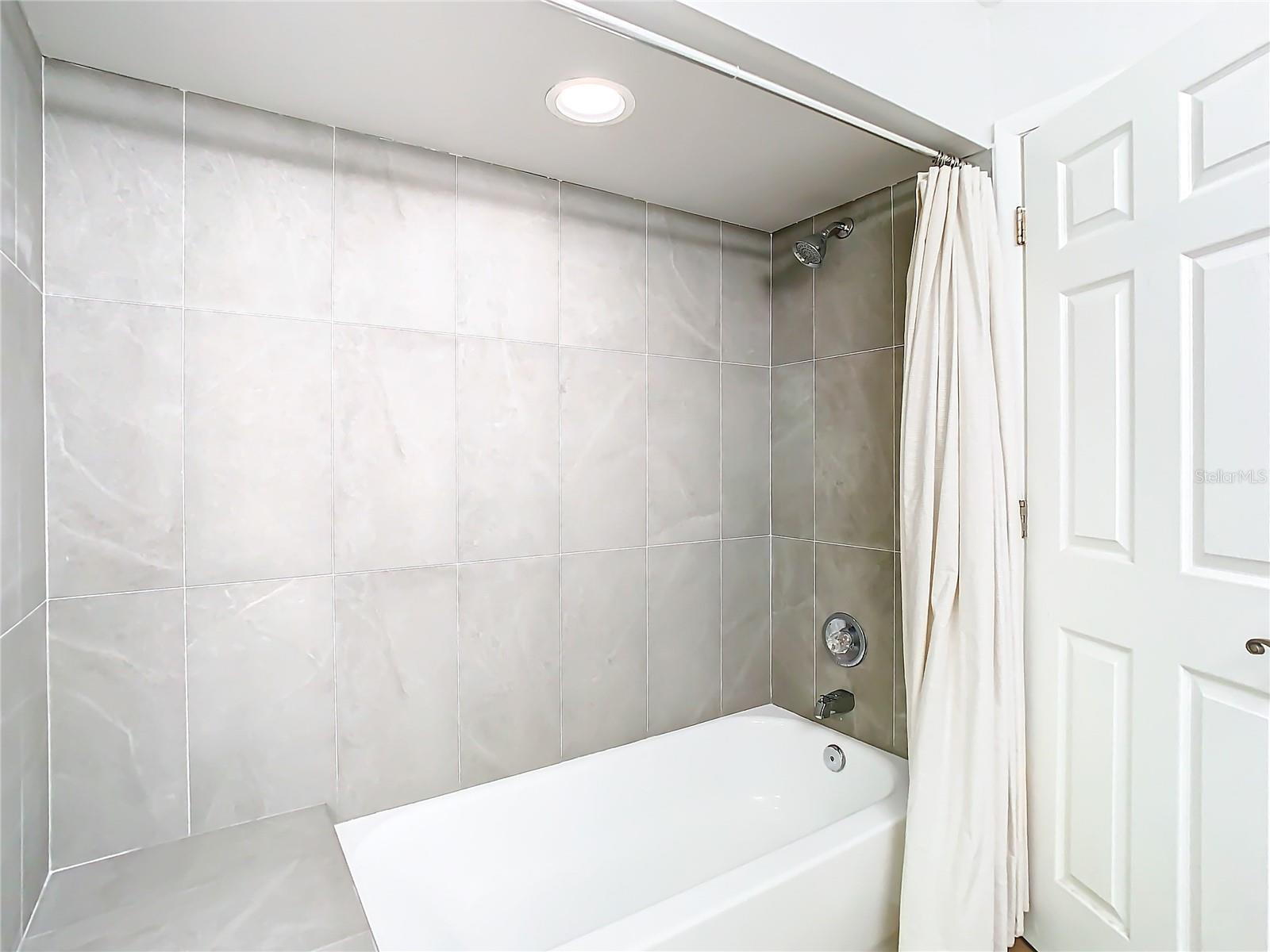 11237 CEDAR HOLLOW LN — photo 20
