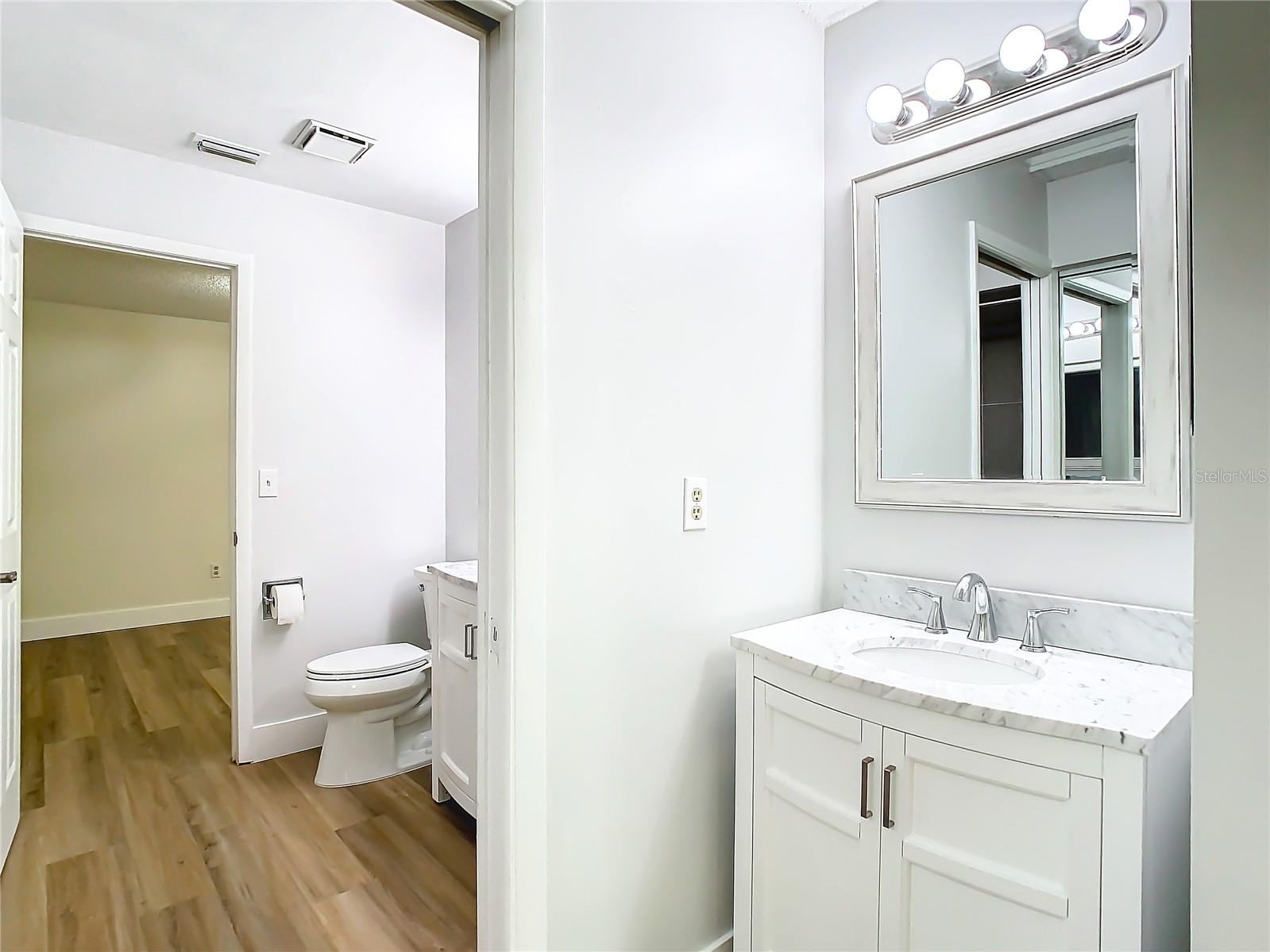 11237 CEDAR HOLLOW LN — photo 21