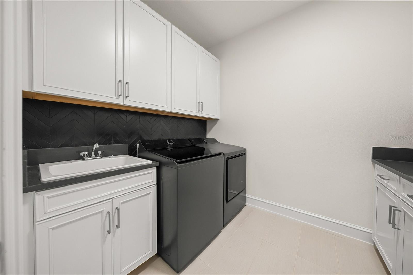 11504 APPLE TREE CIR — photo 55