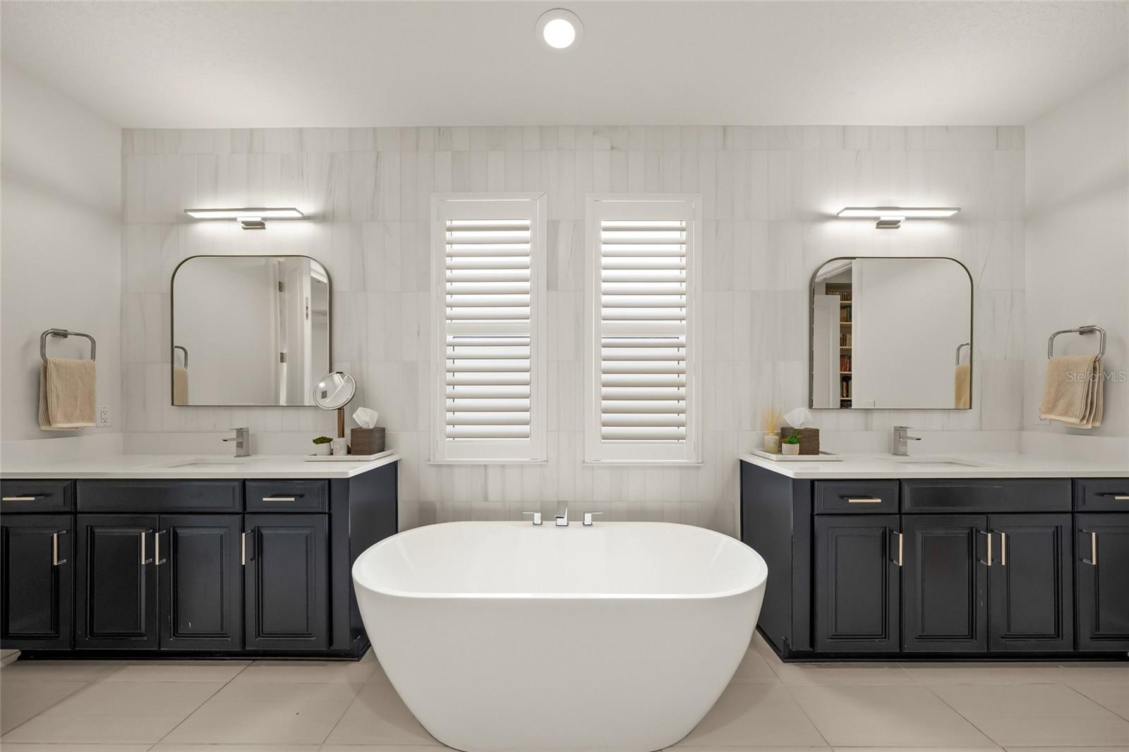 11504 APPLE TREE CIR — photo 33