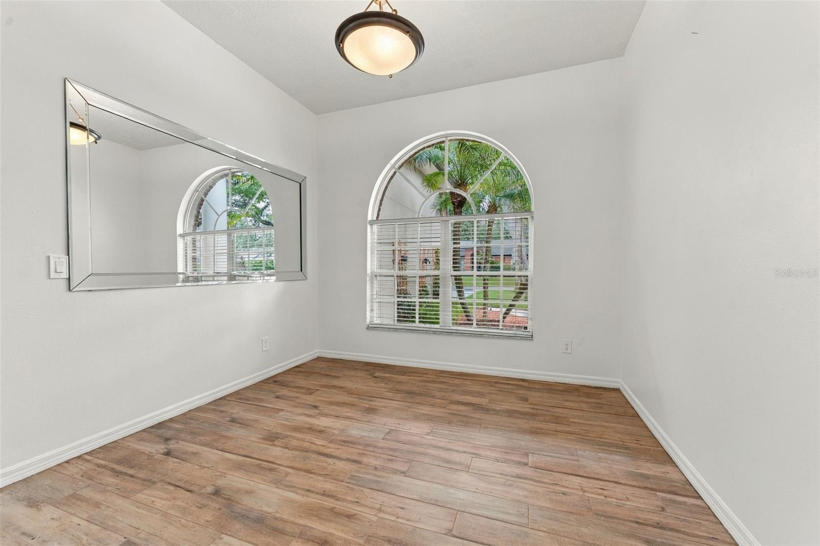 2561 REGAL RIVER RD — photo 9