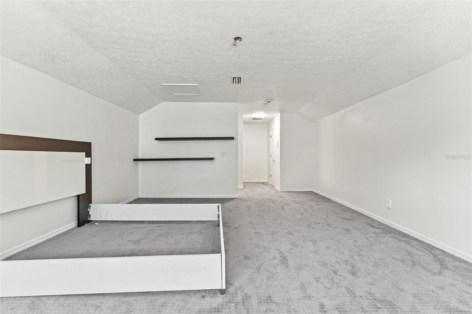 2561 REGAL RIVER RD — photo 29