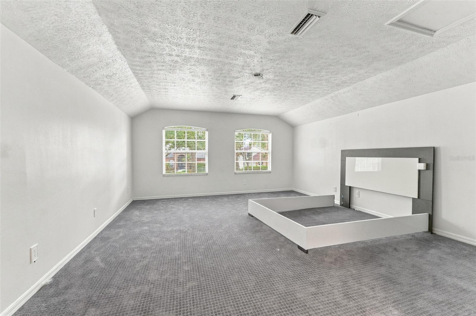 2561 REGAL RIVER RD — photo 28