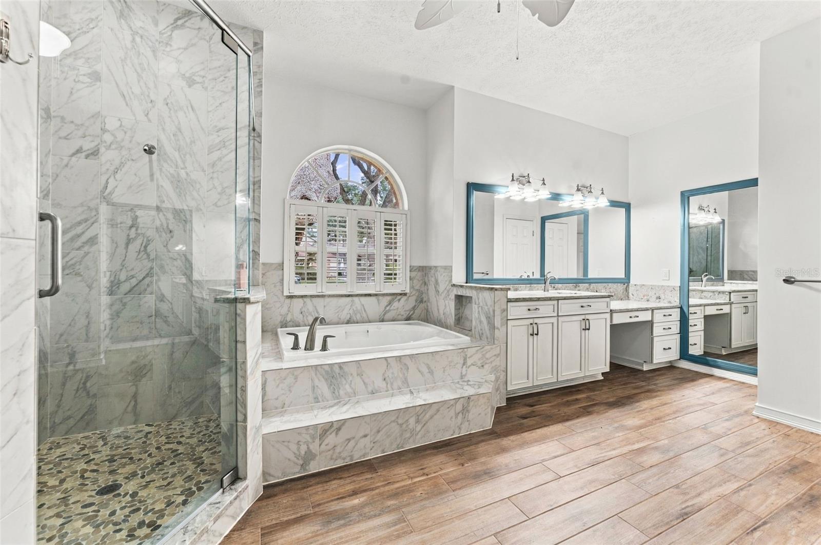 2561 REGAL RIVER RD — photo 23