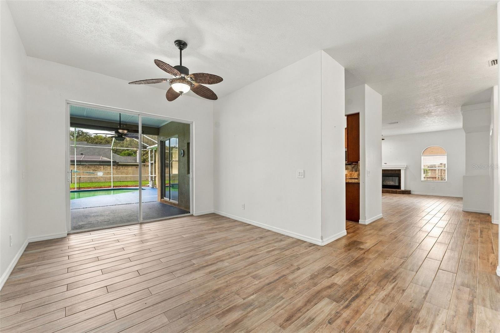 2561 REGAL RIVER RD — photo 8