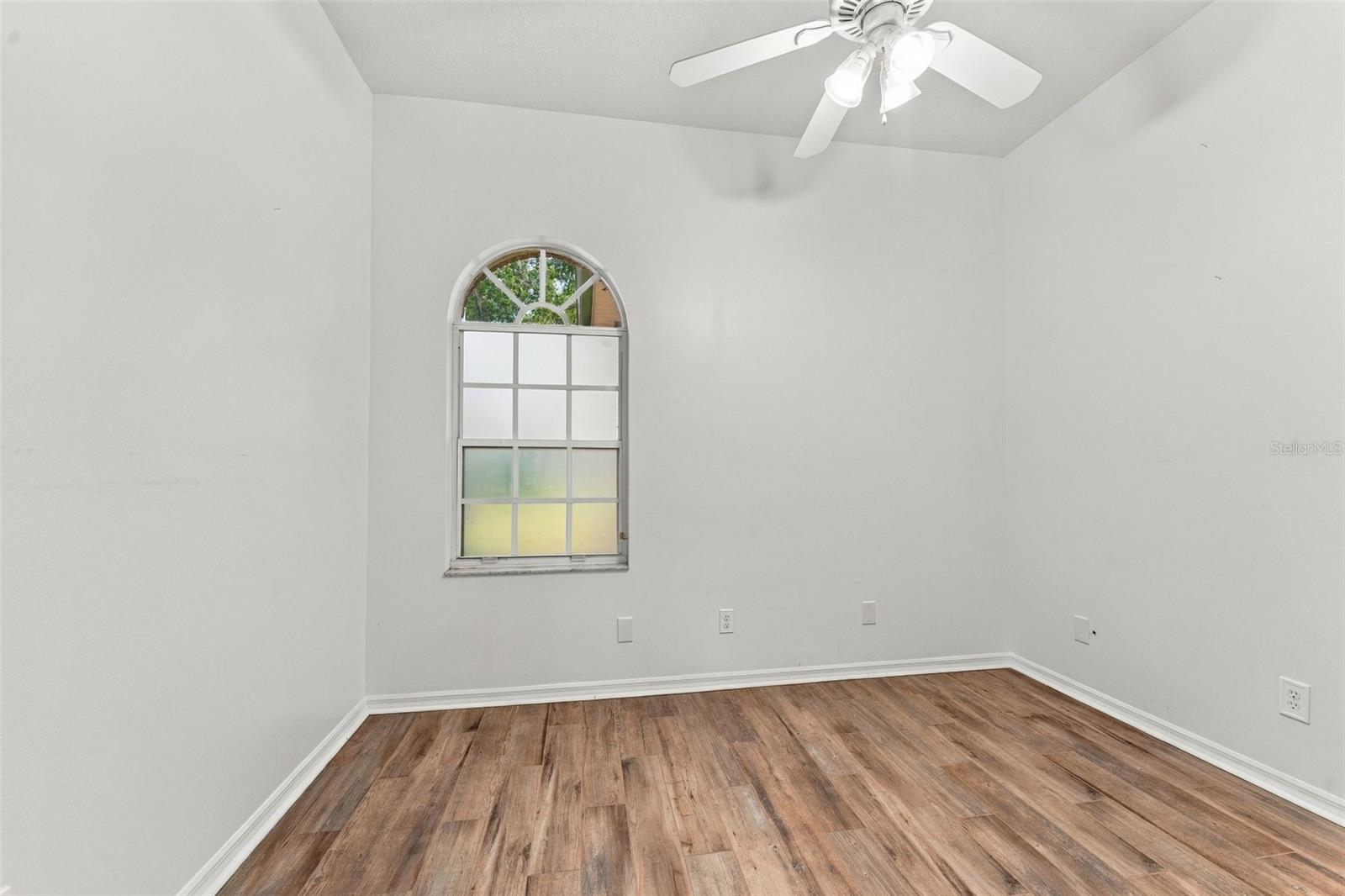 2561 REGAL RIVER RD — photo 26
