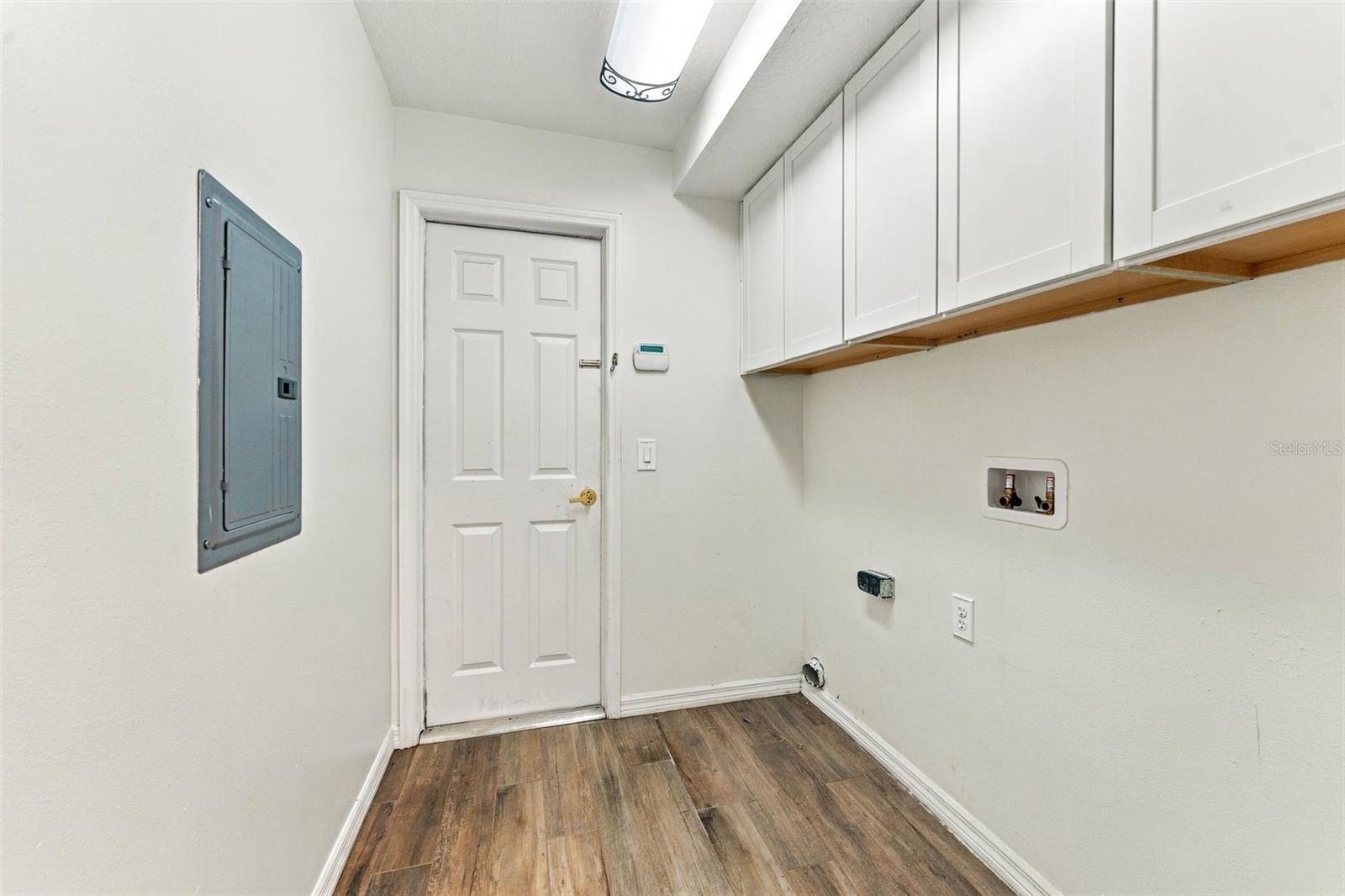 2561 REGAL RIVER RD — photo 25