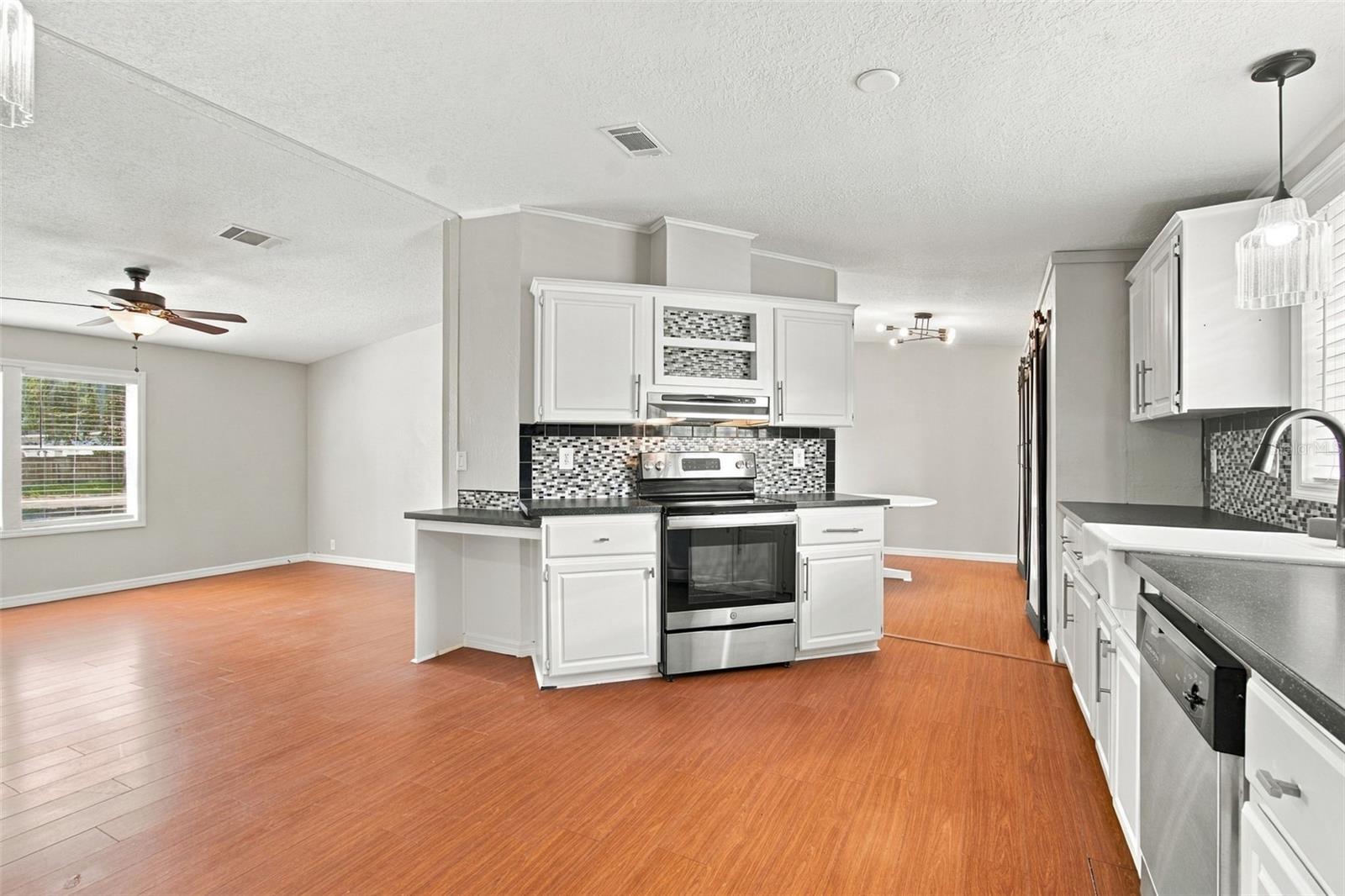 6814 FOUNDERS ST — photo 26
