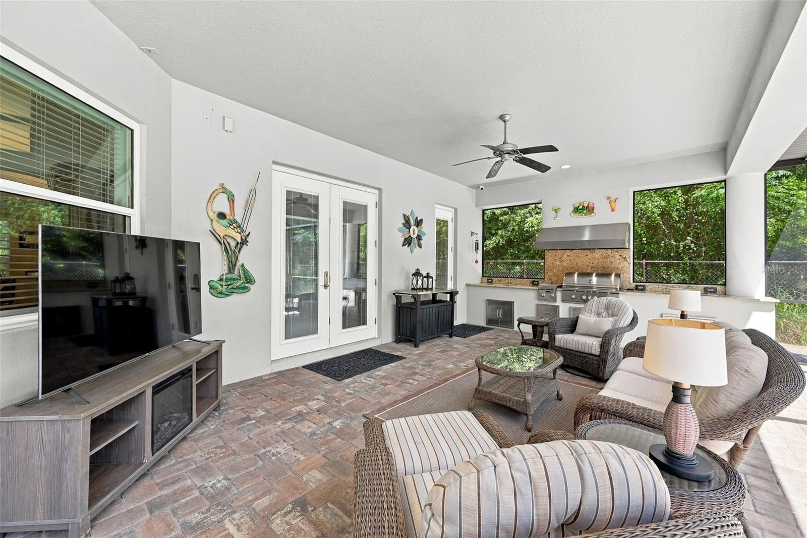 510 CREEKSIDE CT — photo 36