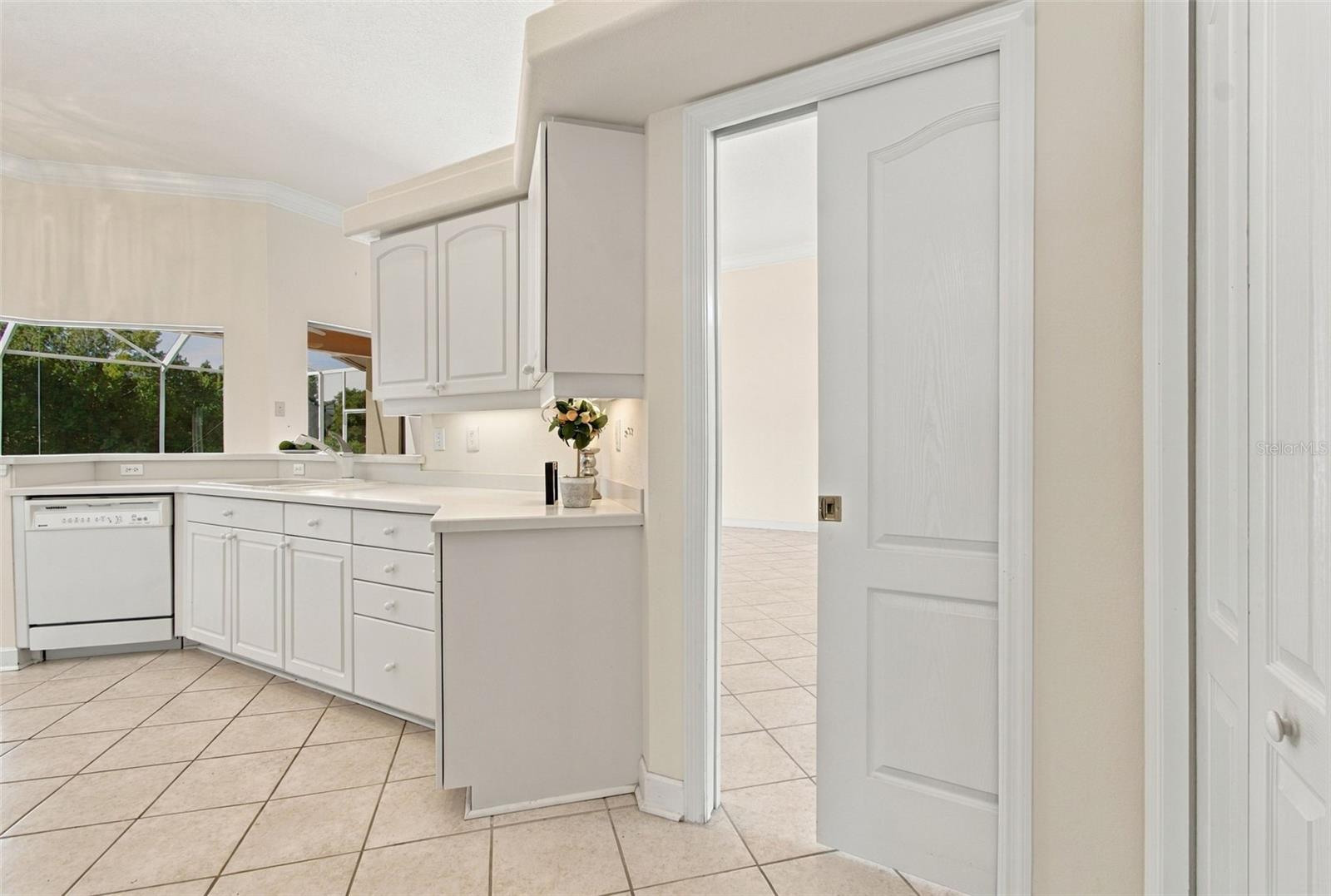 1301 FOX CHAPEL DR — photo 12