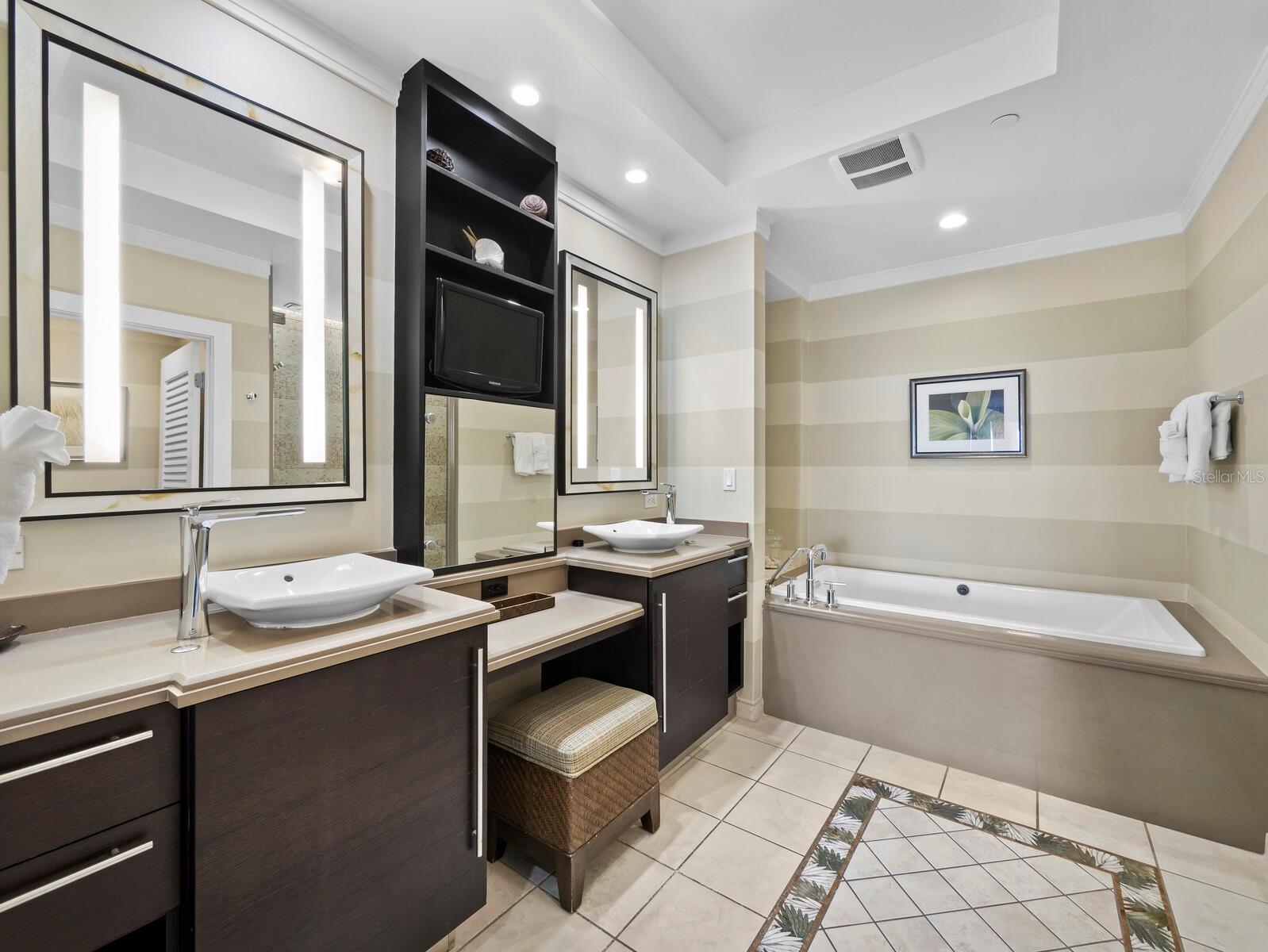 915 SEASIDE DR #310 — photo 37