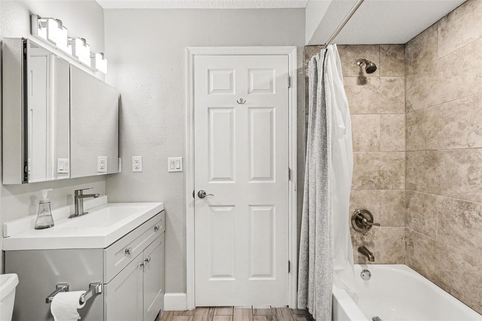 8114 OAK TRACE WAY #C — photo 13