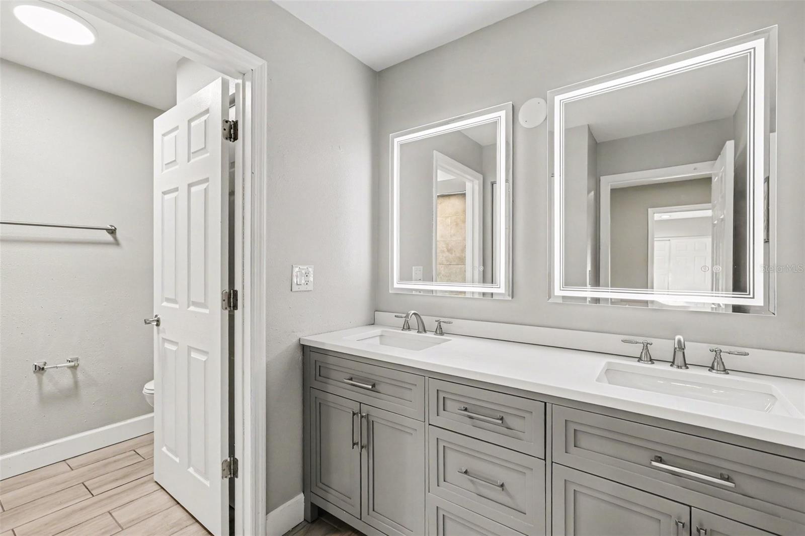 8114 OAK TRACE WAY #C — photo 14
