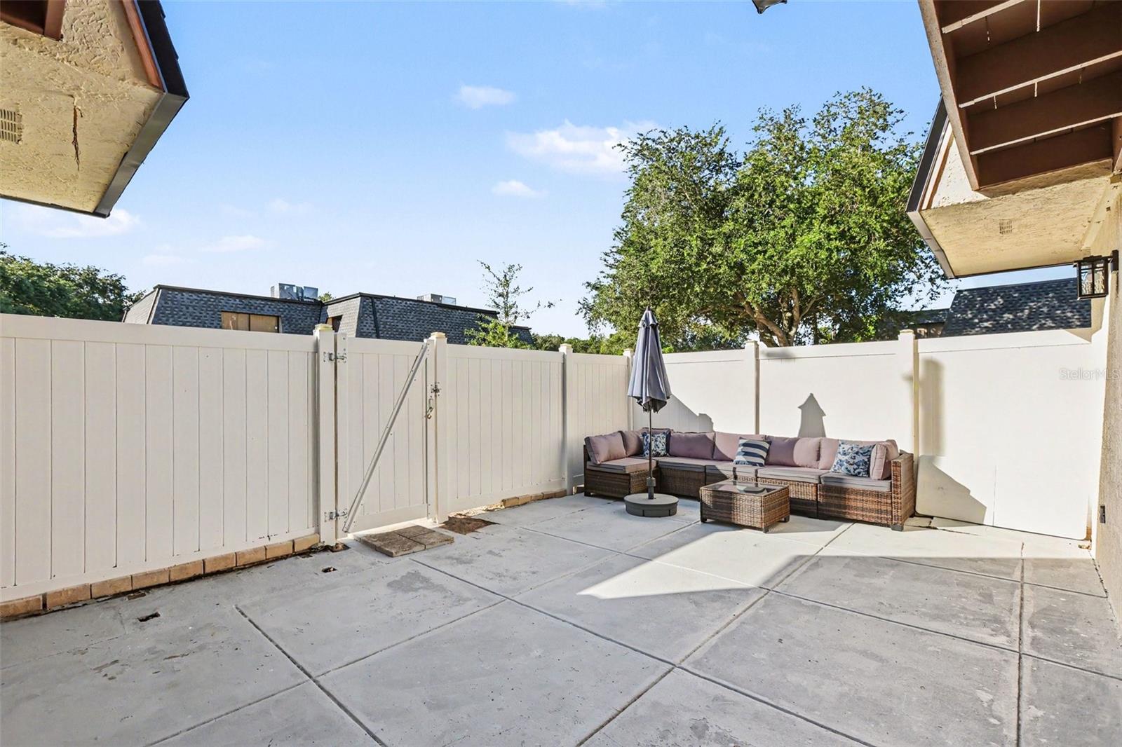 8114 OAK TRACE WAY #C — photo 17
