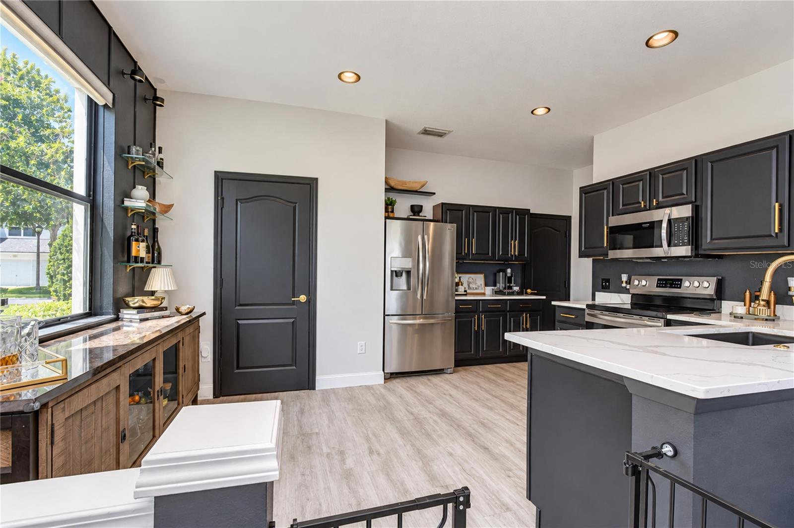 4826 BARNSTEAD DR — photo 8