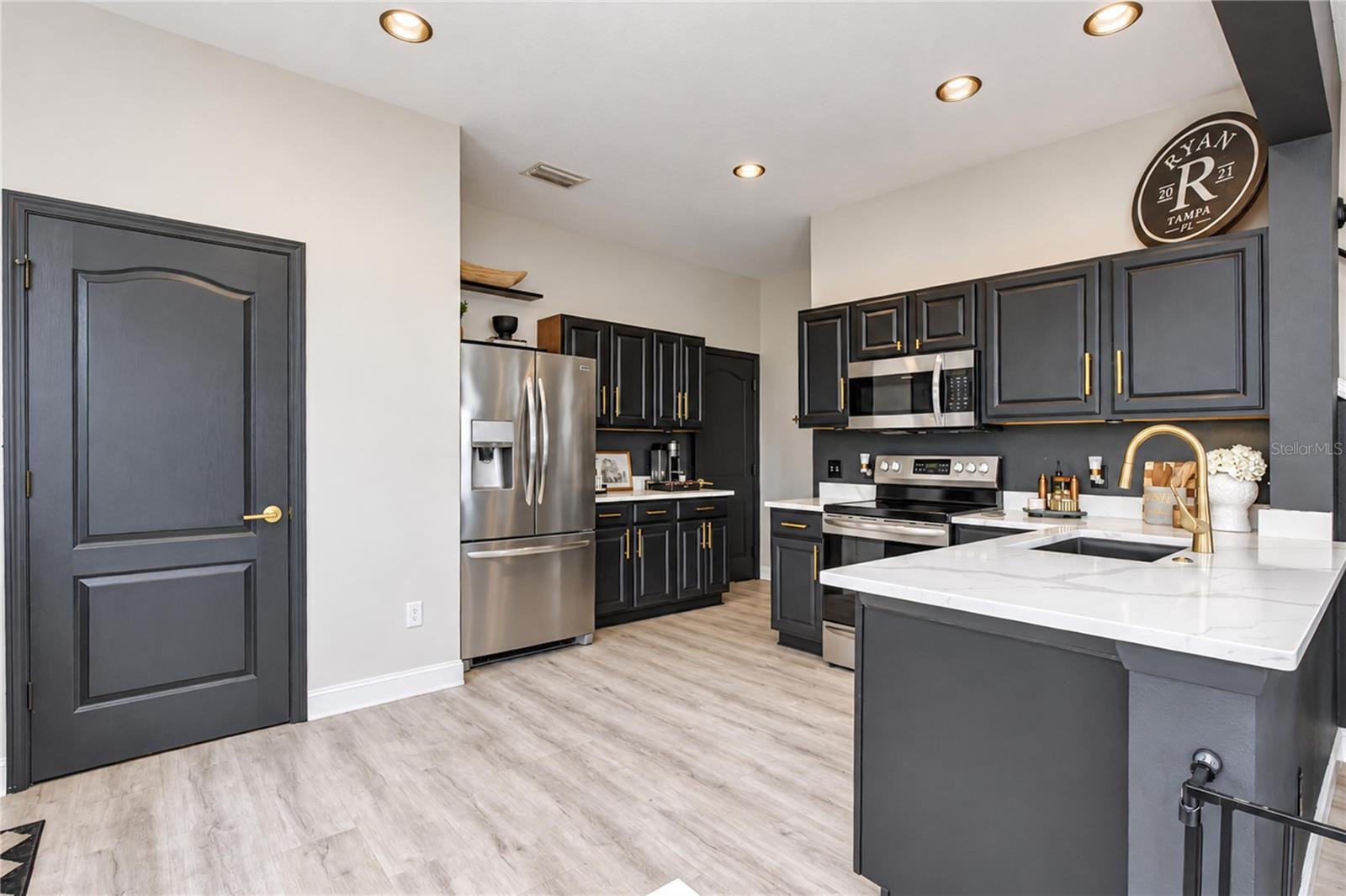 4826 BARNSTEAD DR — photo 9