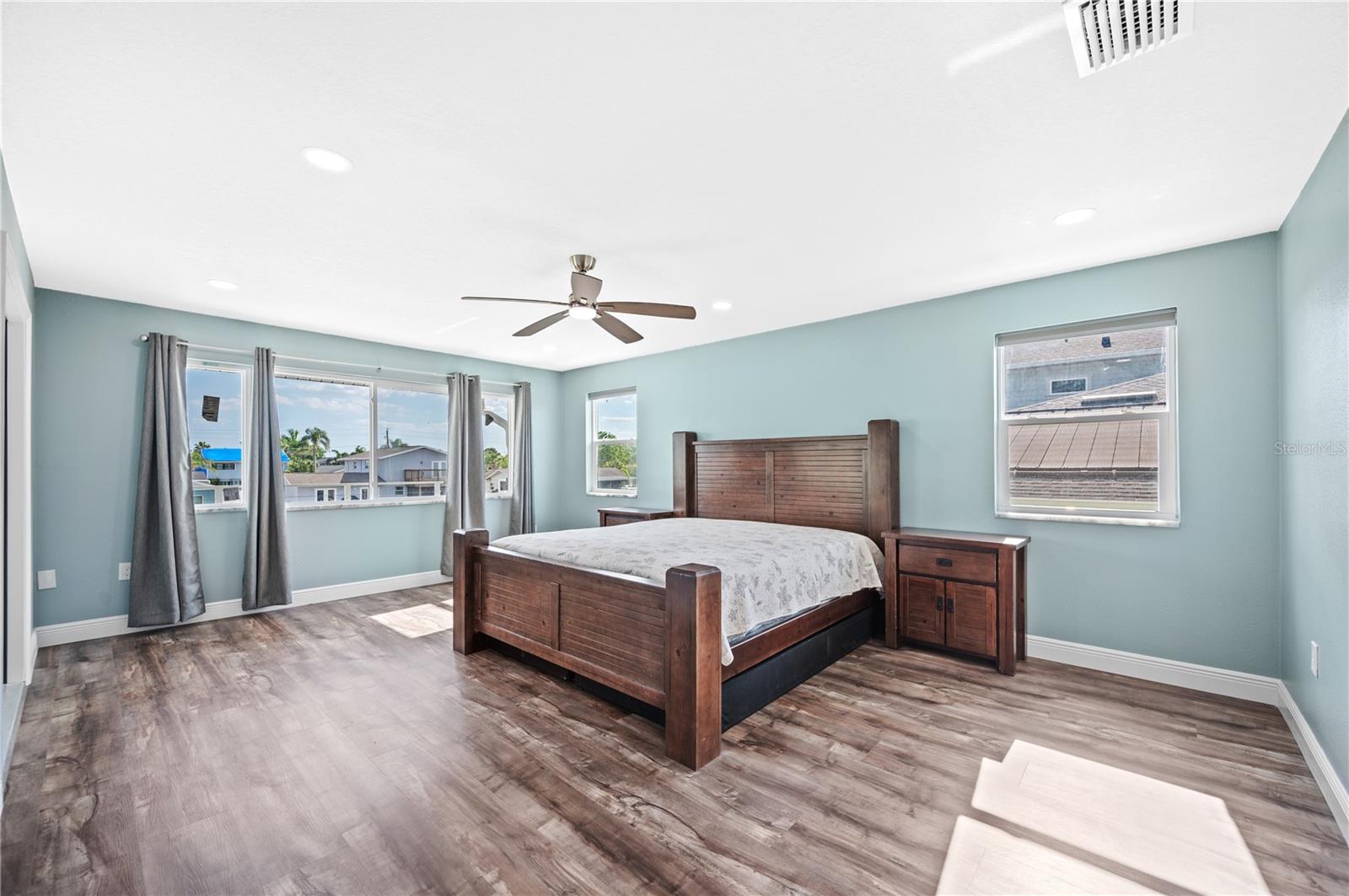8704 BAY CREST LN — photo 41