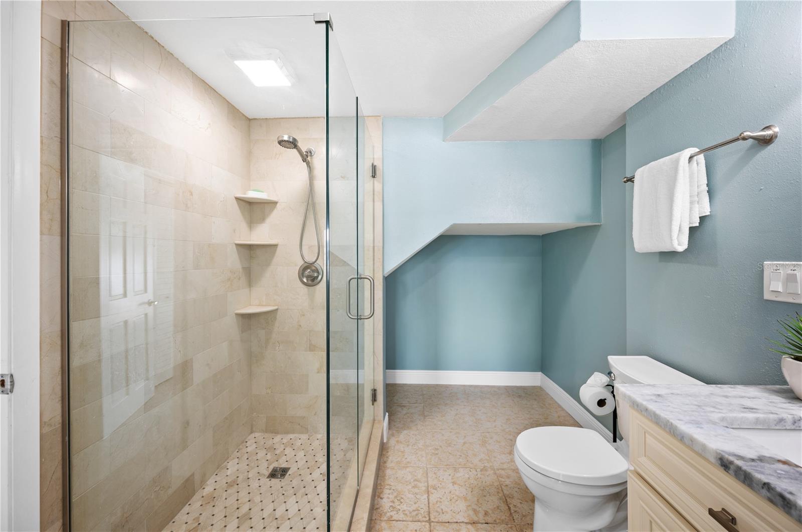 8704 BAY CREST LN — photo 36