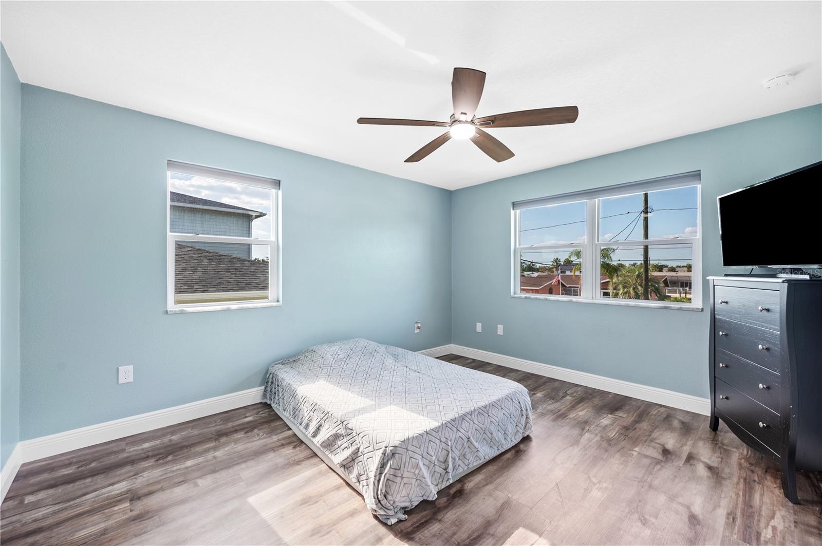 8704 BAY CREST LN — photo 46