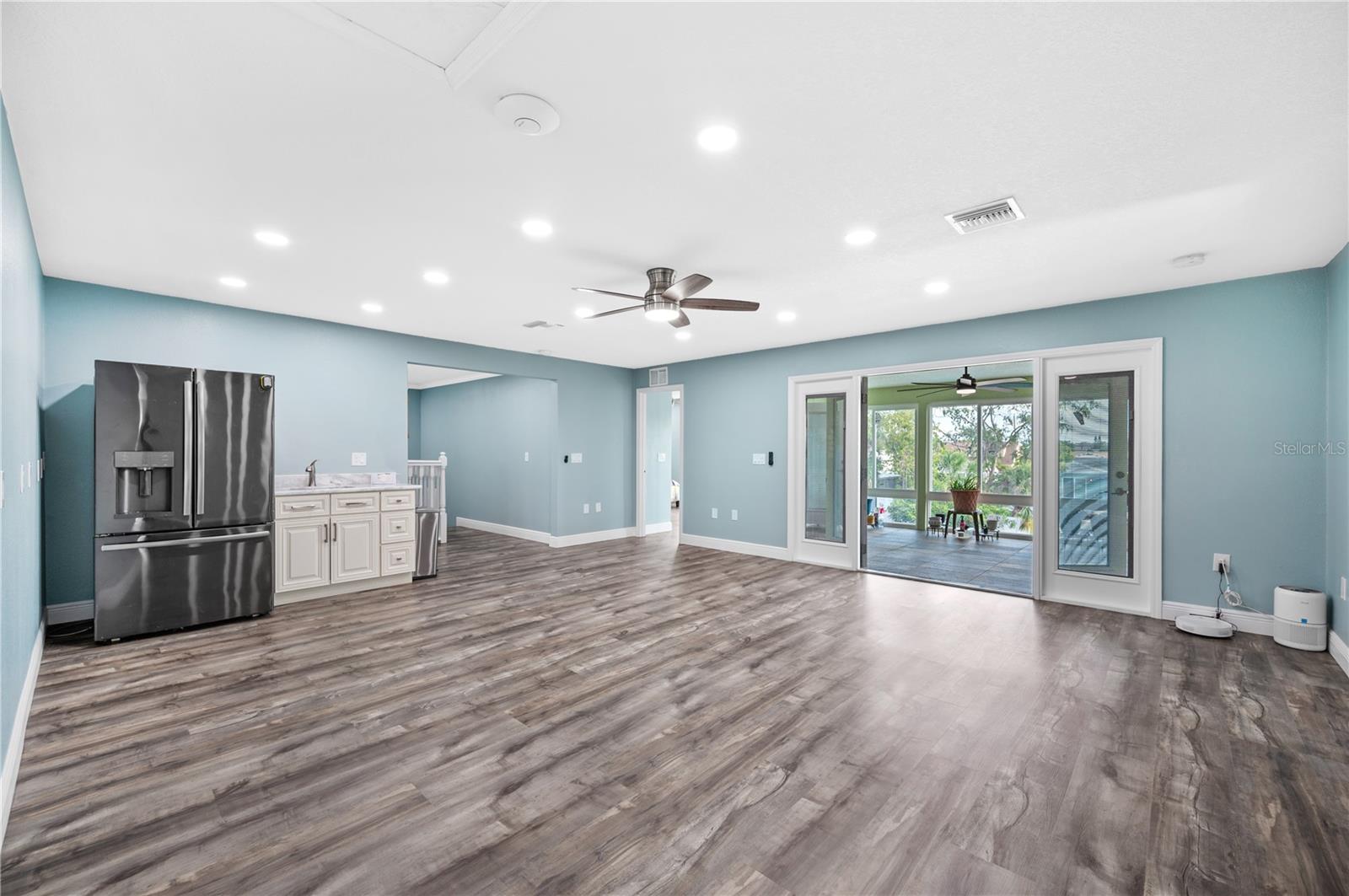 8704 BAY CREST LN — photo 40