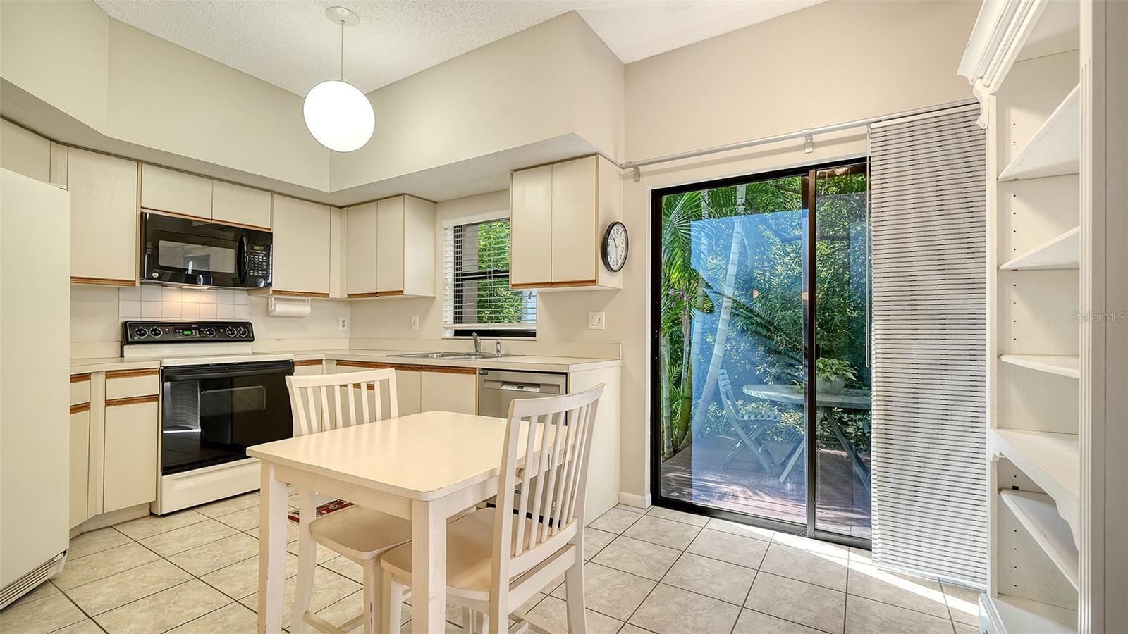 1638 STARLING DR #105 — photo 20