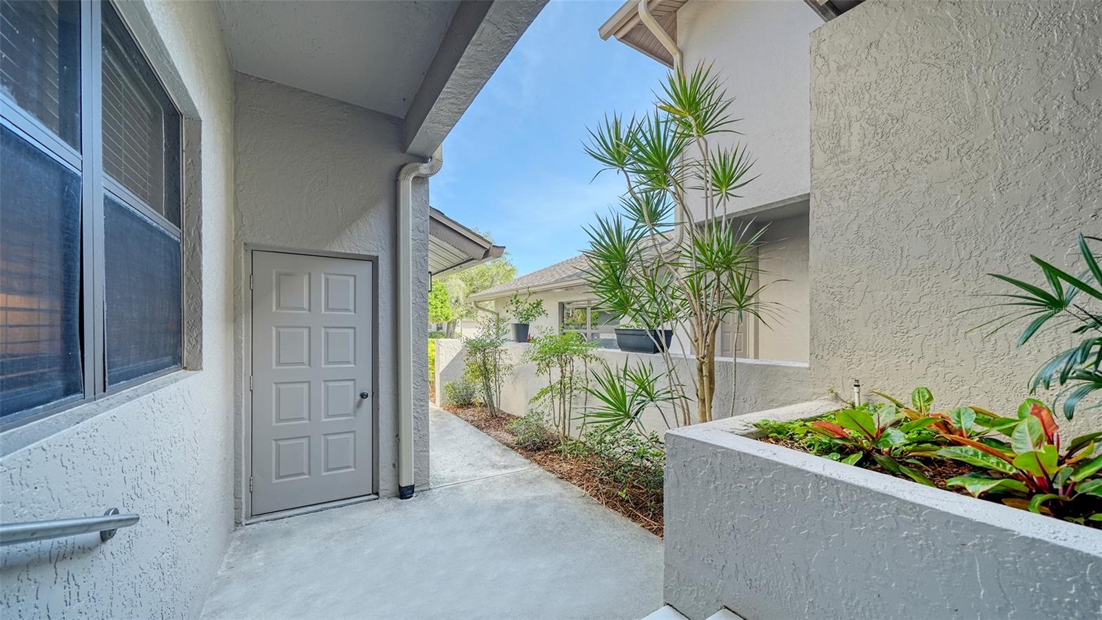 1638 STARLING DR #105 — photo 38