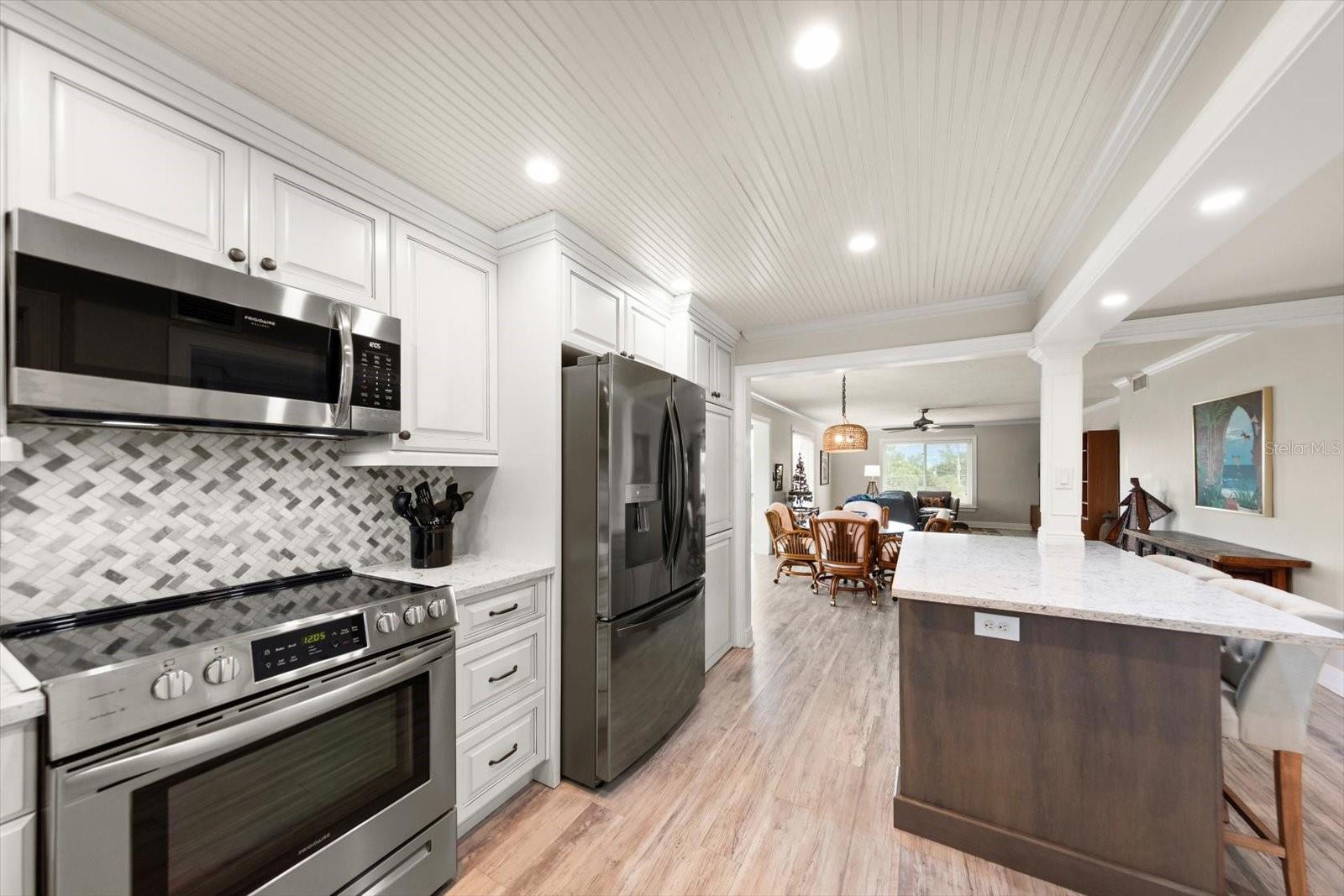 155 BLUFF VIEW DR #209 — photo 3