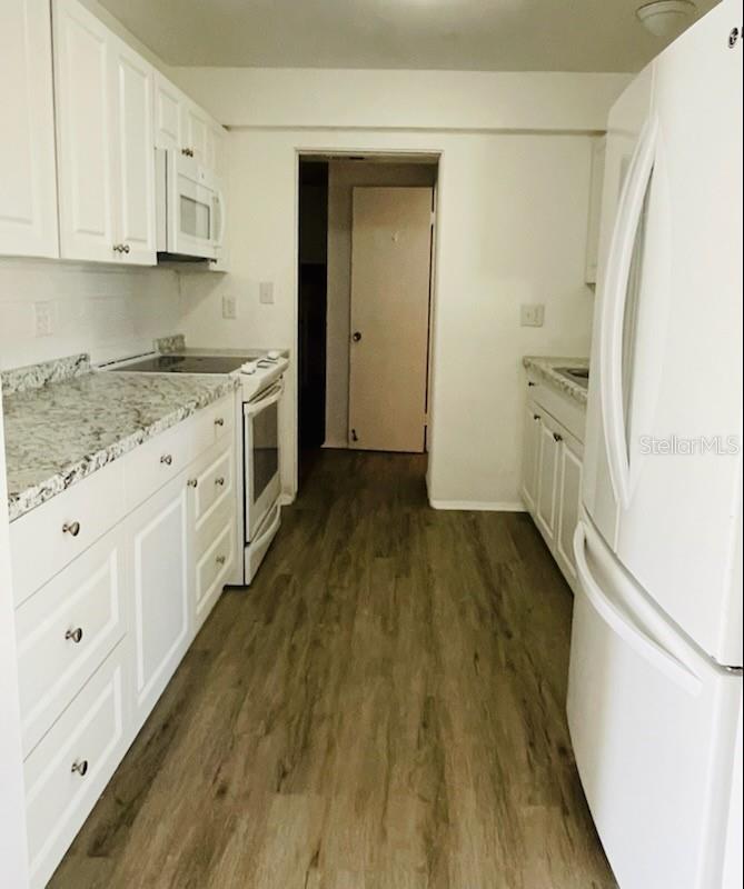 361 SEA GRAPE RD — photo 5
