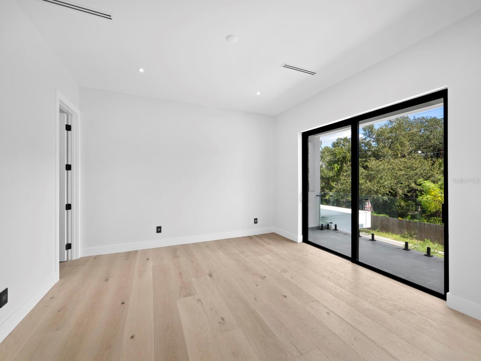 2089 ARLINGTON ST — photo 36
