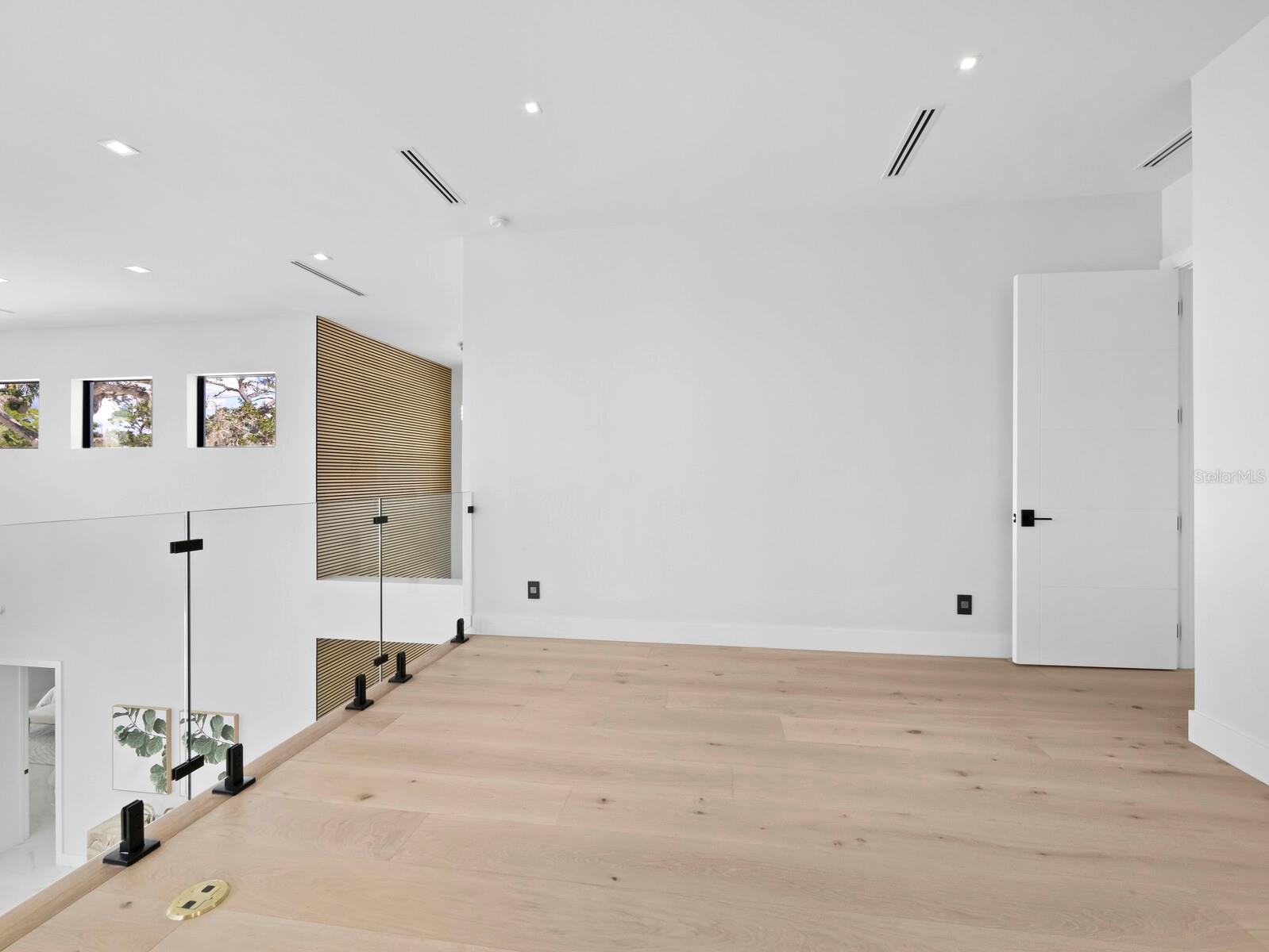 2089 ARLINGTON ST — photo 35