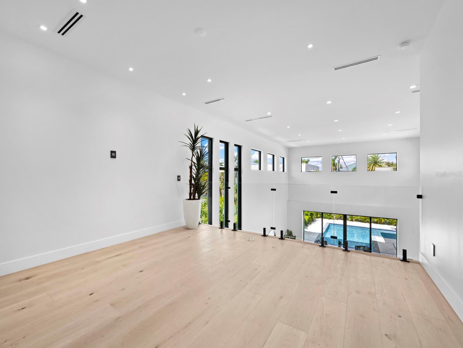 2089 ARLINGTON ST — photo 34