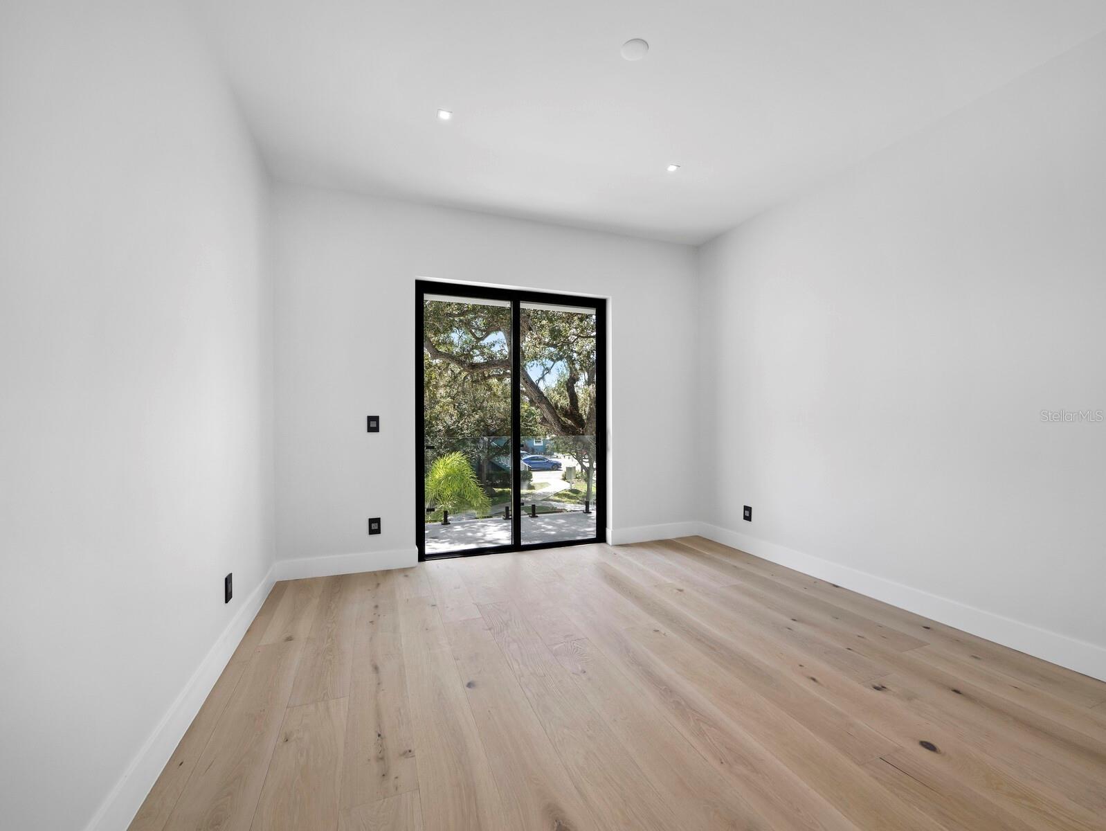 2089 ARLINGTON ST — photo 32